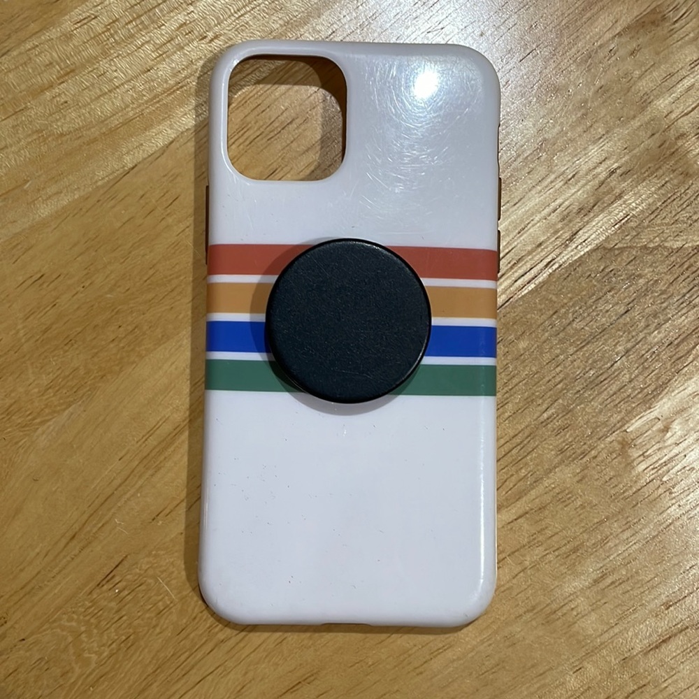 iPhone 11 case with pop socket